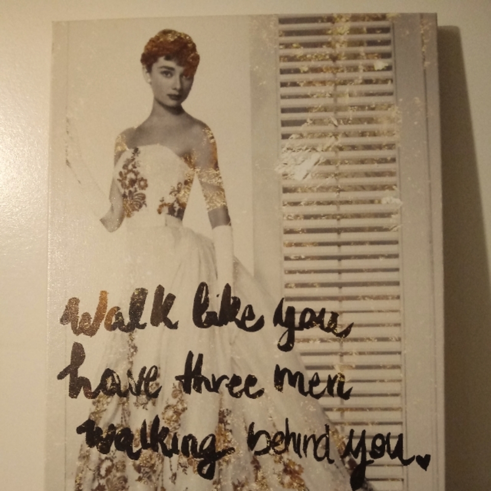 WALL ACCENT